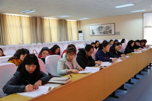 備戰(zhàn)新學(xué)期 以業(yè)務(wù)培訓(xùn)筑牢教學(xué)根基